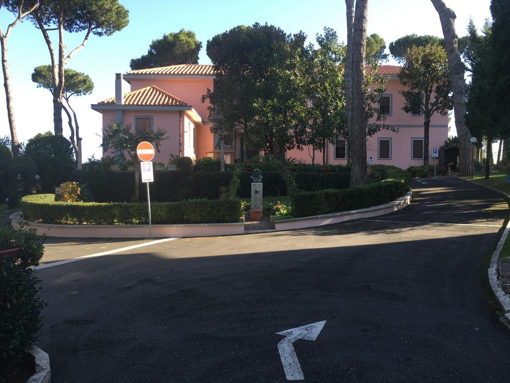 Hotel Casa Nostra Signora à Isola Farnese Extérieur photo