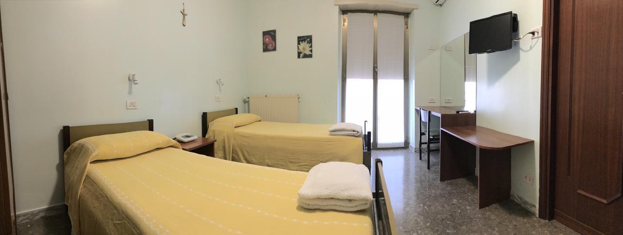 Hotel Casa Nostra Signora à Isola Farnese Extérieur photo